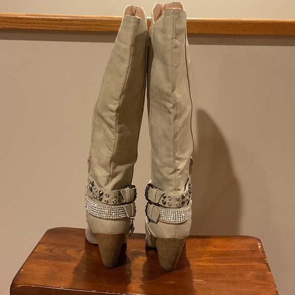 Beige Heeled Boots with Studded Accents - Size 6, Urban Cowgirl, Boho, - Picture 8 of 14